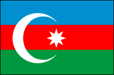 Флаг Азербайджана в период 1918-19гг. Существовал также вариант с полумесяцем и звездой, полностью умещавшимися на красной полосе и смещенными к древку.